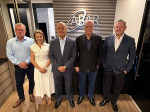 Presidente da AGEMS Carlos Alberto e diretores Carol e Matias visitam ABAR.